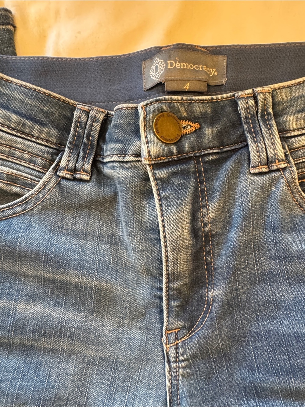 Democracy Women's Ankle Crop Straight-Leg Jeans in Medium Blue Wash - Picture 3 of 5